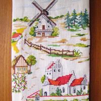 スウェーデン*刺繍のベルプル壁掛け