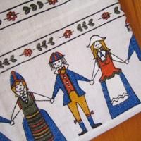 ハンドプリントのテーブルランナー（FOLK COSTUME）