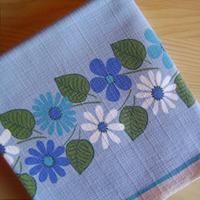 お花と葉っぱのテーブルクロス（BLUE&WHITE）
